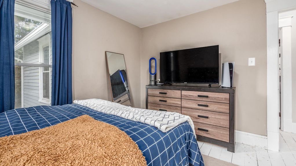 16-z 209 N Granger St051