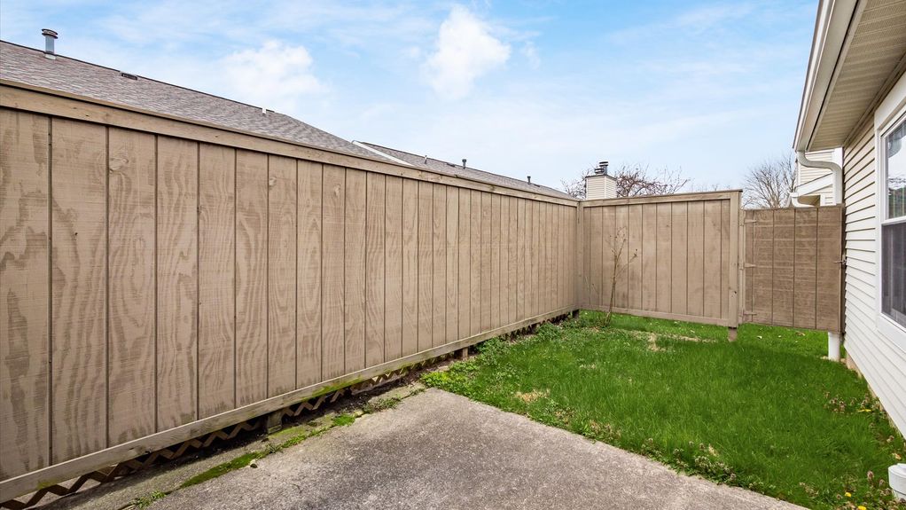 17-z 107 Belmont Ave057