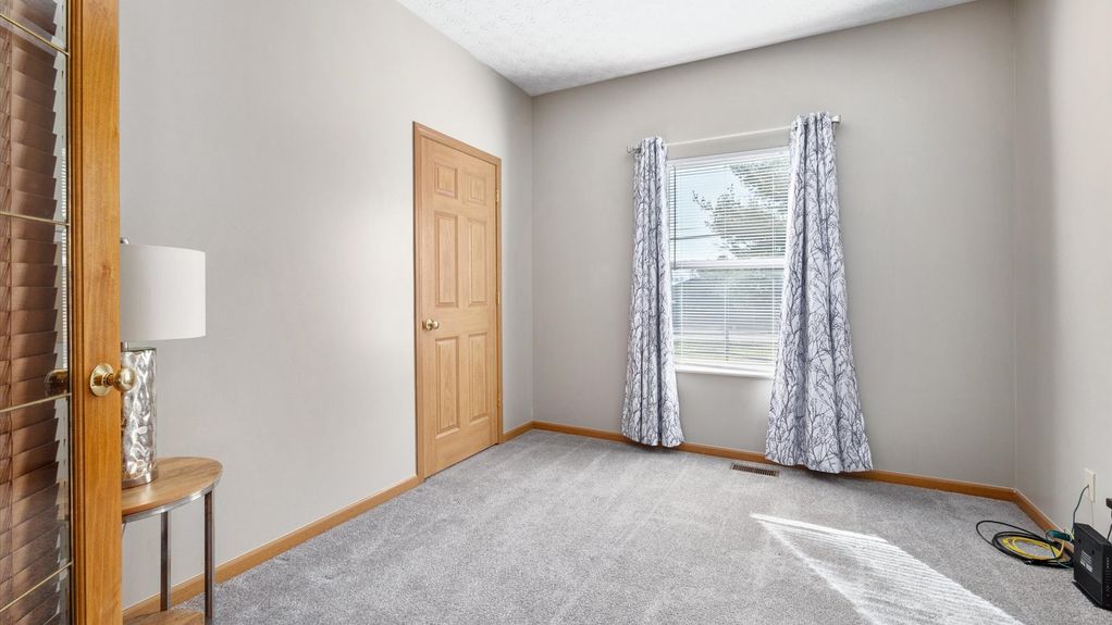 17-z 1465 S Hunters Dr066