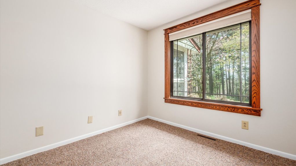 17-z 1625 Welsh Hills Rd NE114