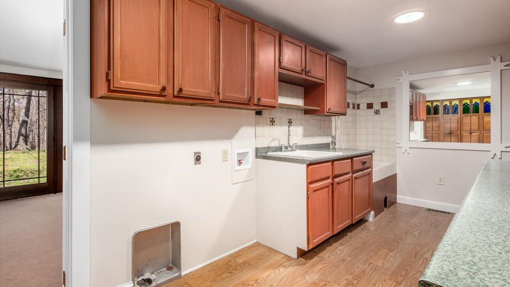 18-z 1625 Welsh Hills Rd NE076