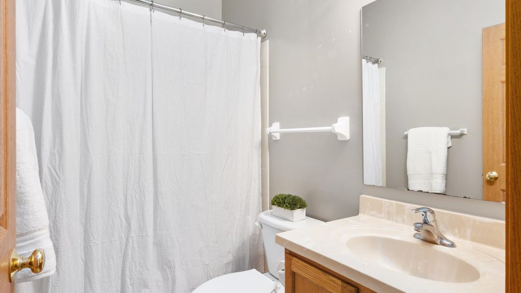 19-z 1465 S Hunters Dr072