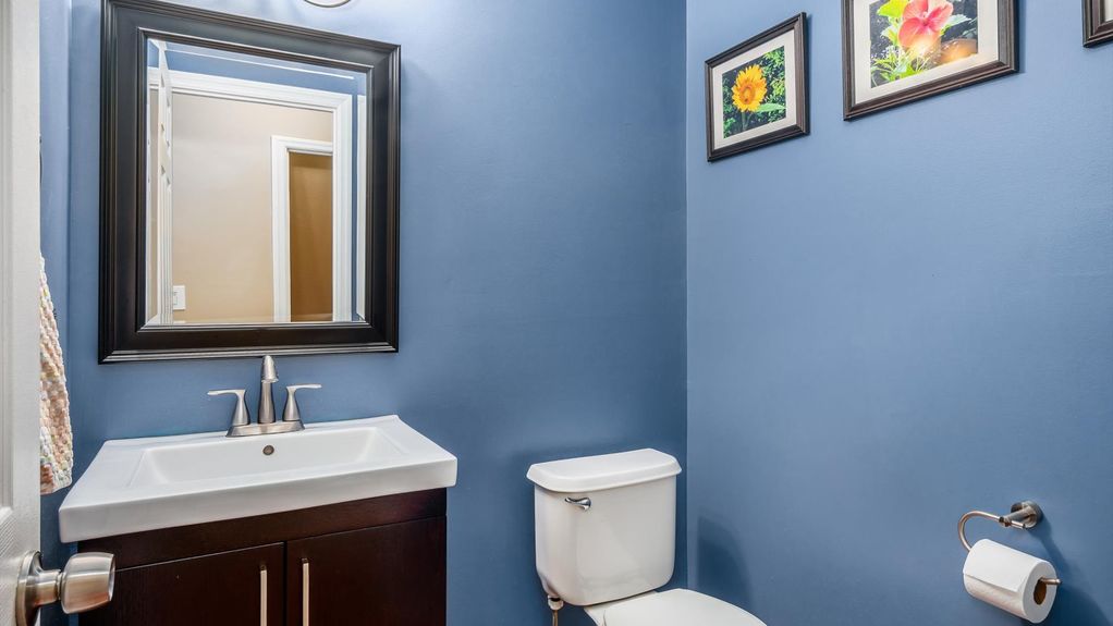 20-z 657 Norfolk Square S071