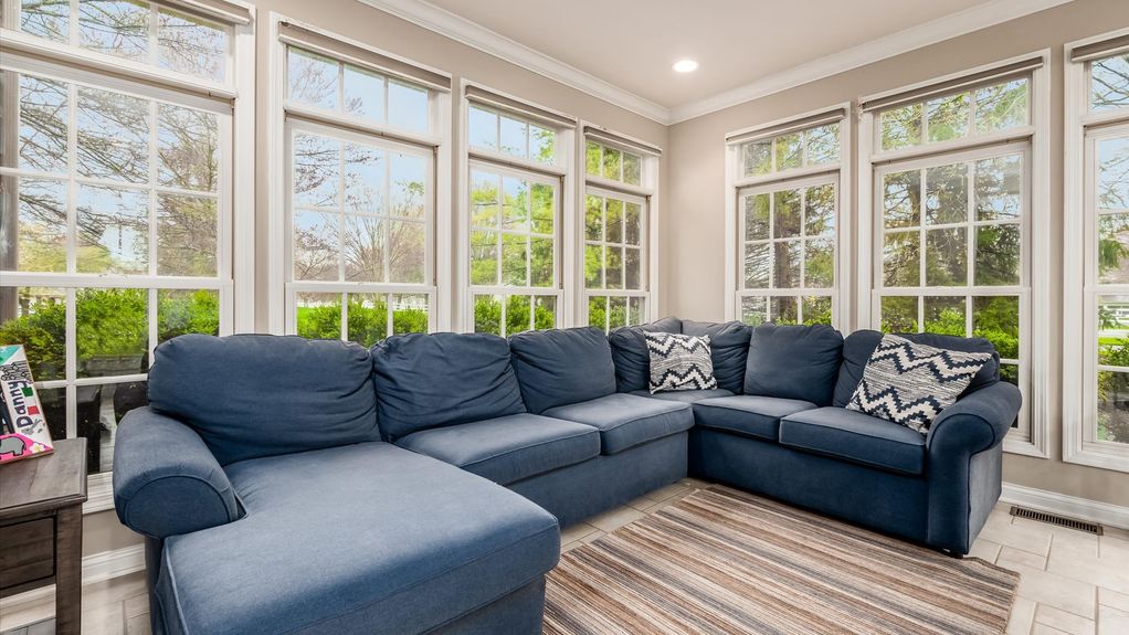 21-z 111 N Galway Dr070