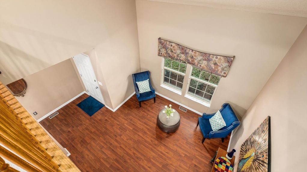 22-z 657 Norfolk Square S076