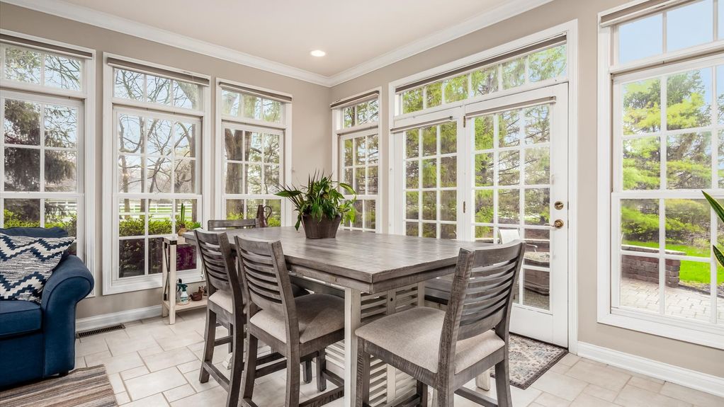 23-z 111 N Galway Dr083