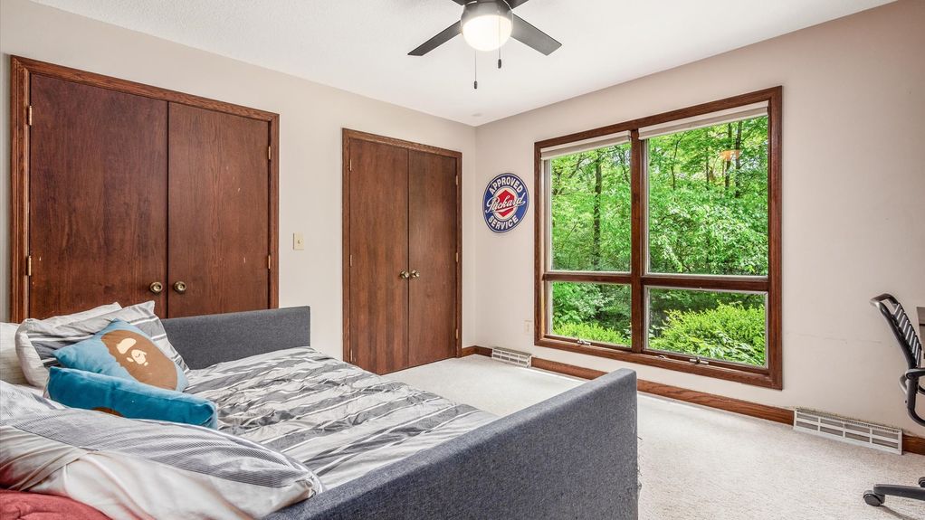 23-z 140 Pembroke Ln097