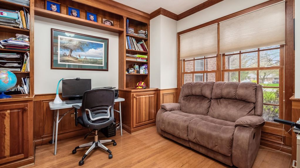 24-z 111 N Galway Dr092