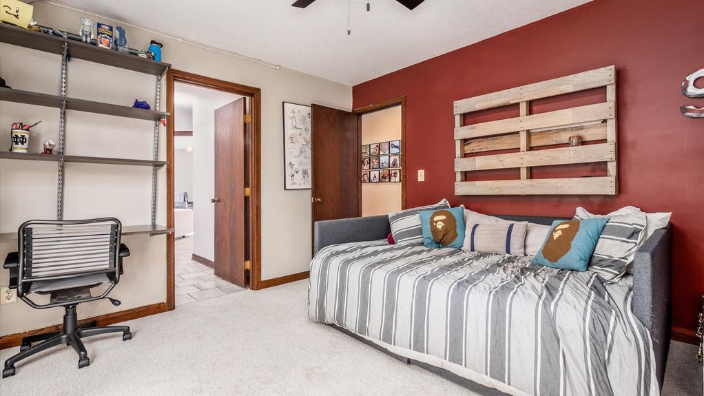 24-z 140 Pembroke Ln101