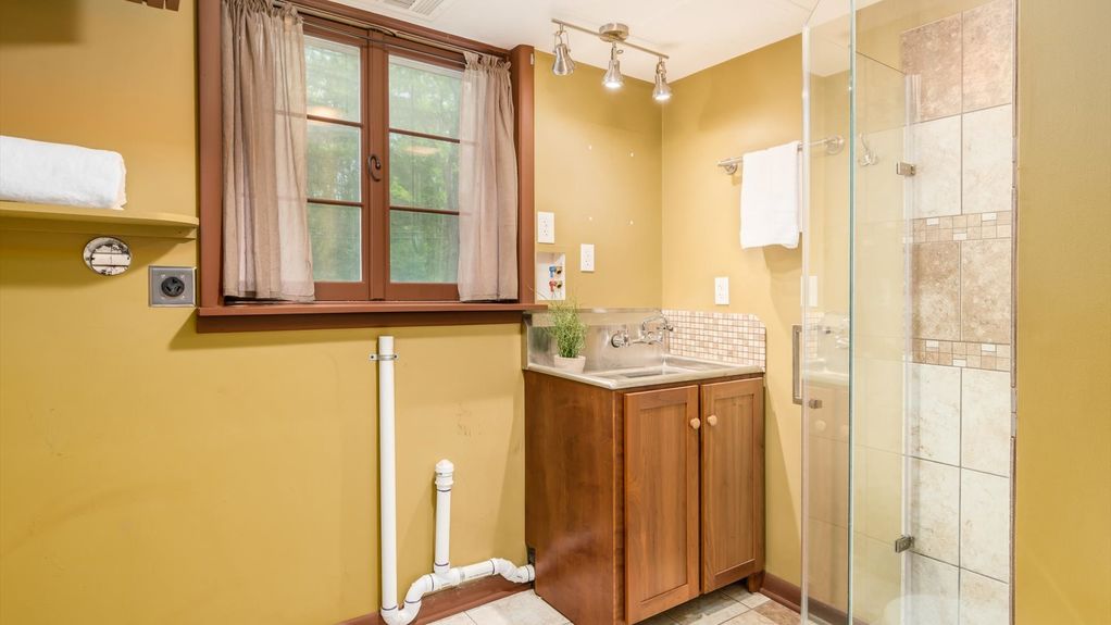 25-2334 Silver St095