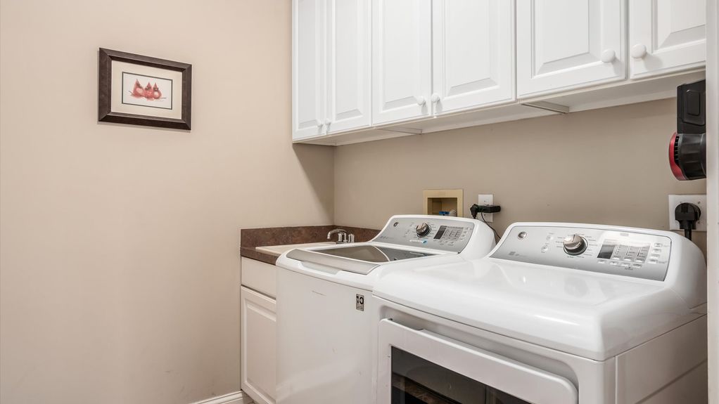 26-z 111 N Galway Dr102