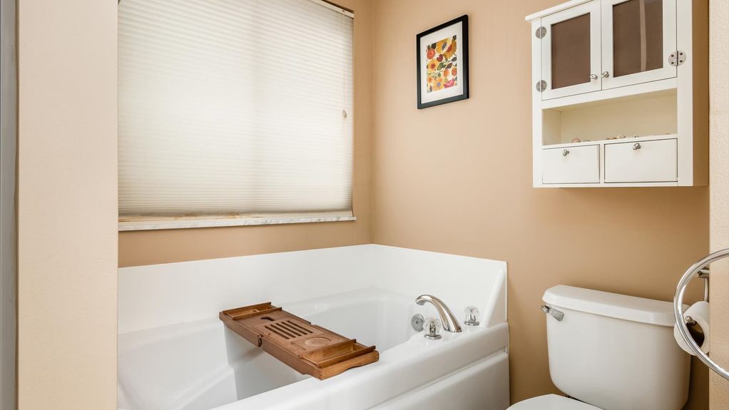 27-z 657 Norfolk Square S090