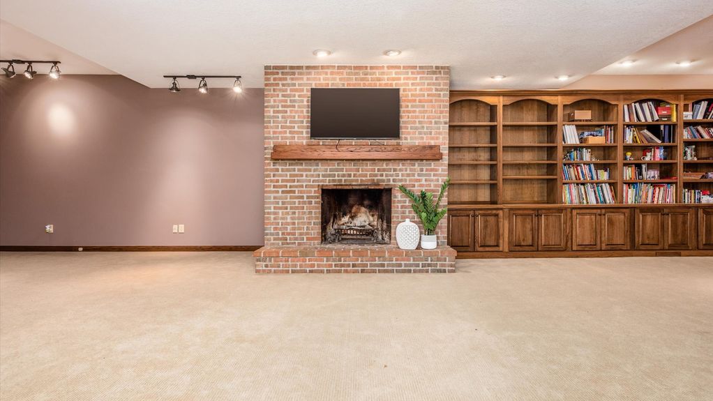 30-z 140 Pembroke Ln131