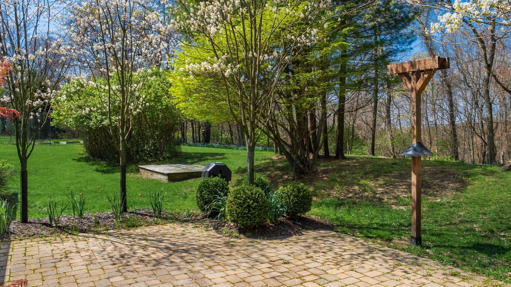 30-z 1625 Welsh Hills Rd NE137