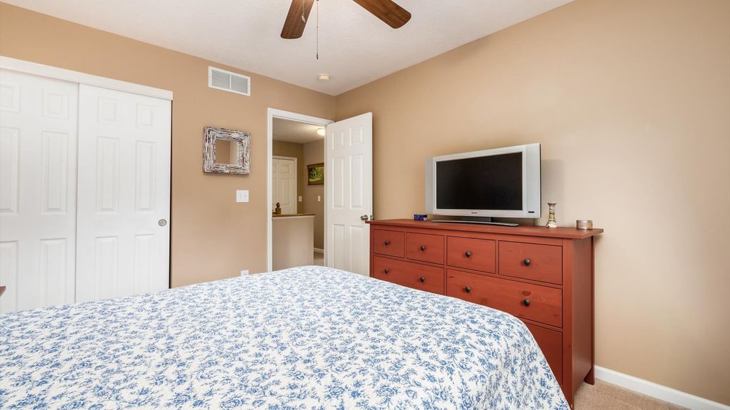 30-z 657 Norfolk Square S098