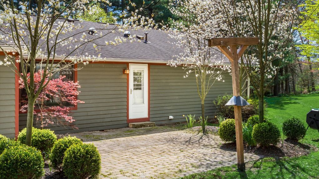 31-z 1625 Welsh Hills Rd NE138