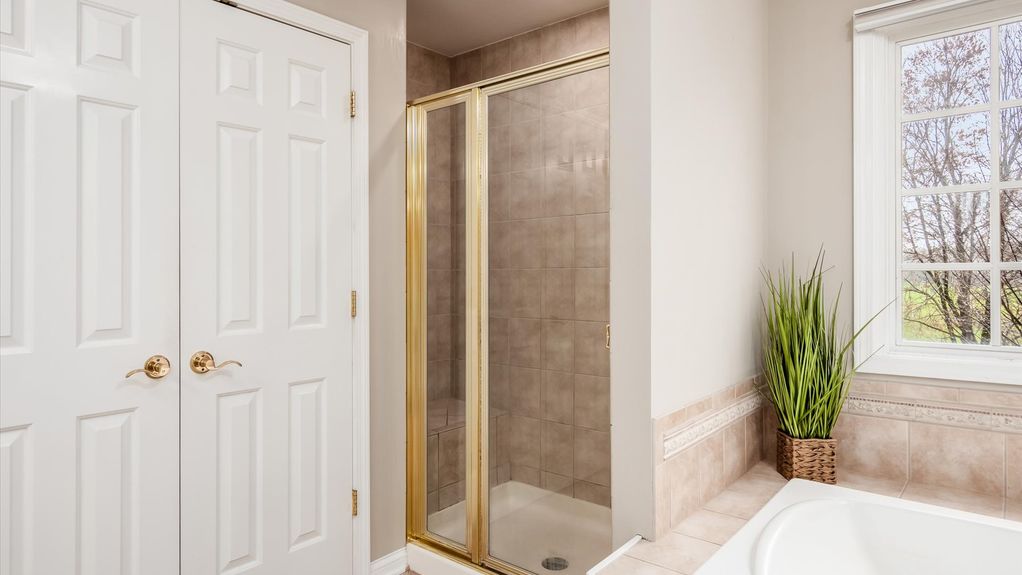 32-z 111 N Galway Dr120