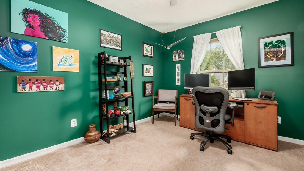 32-z 657 Norfolk Square S103