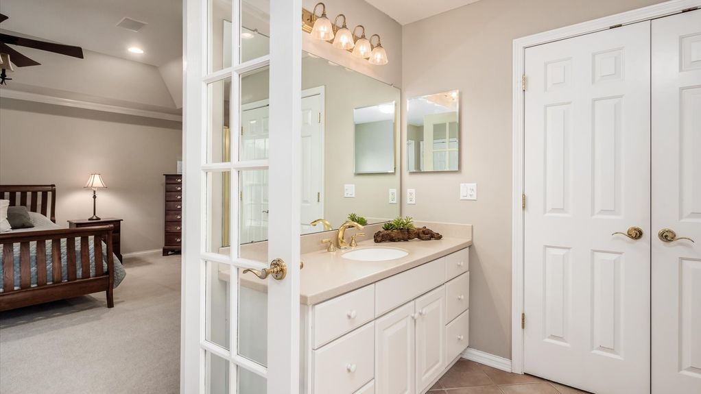 34-z 111 N Galway Dr126