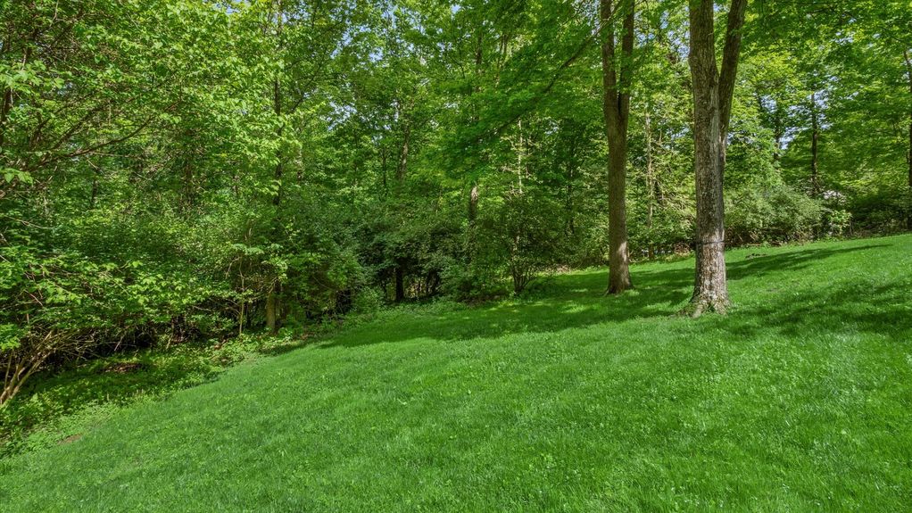 36-z 140 Pembroke Ln170-2