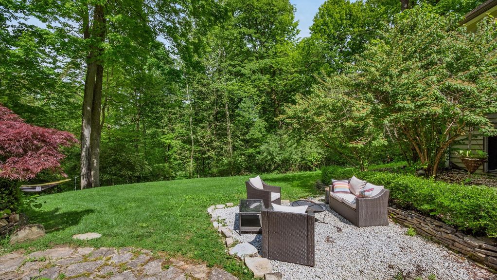 38-z 140 Pembroke Ln173-2