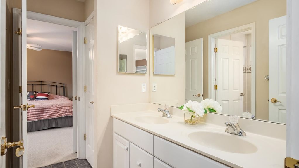 39-z 111 N Galway Dr142