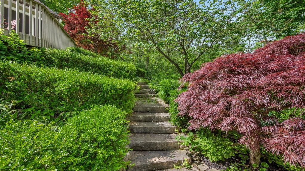 39-z 140 Pembroke Ln174-2