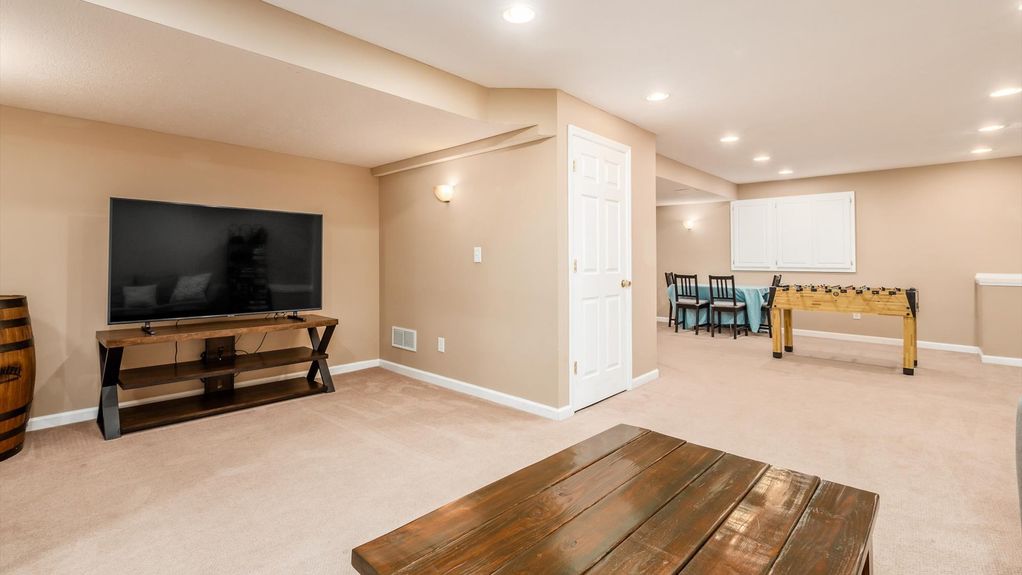 40-z 657 Norfolk Square S125