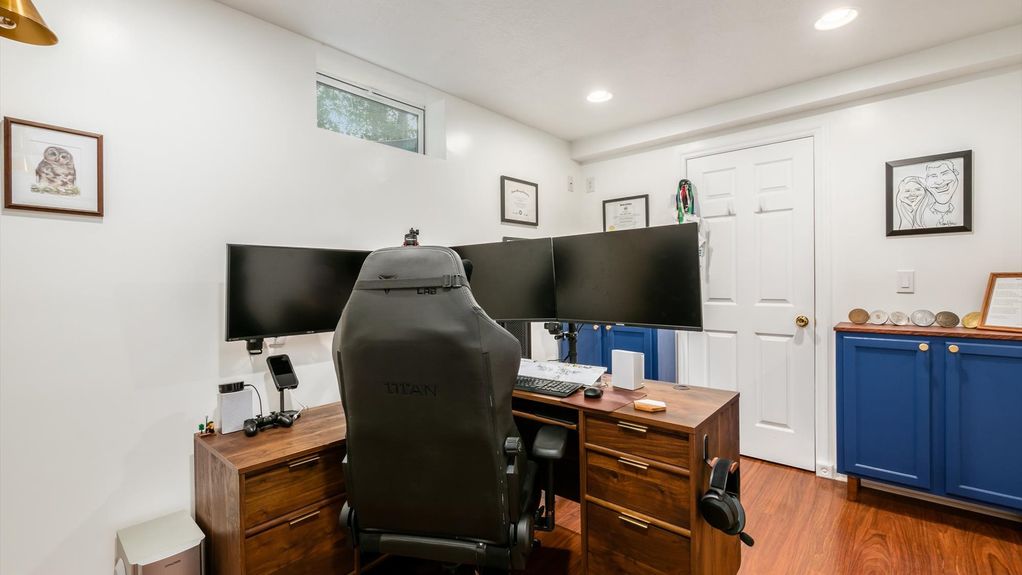 42-z 657 Norfolk Square S129