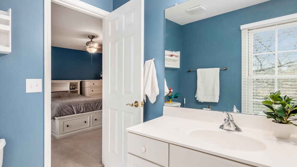 44-z 111 N Galway Dr160