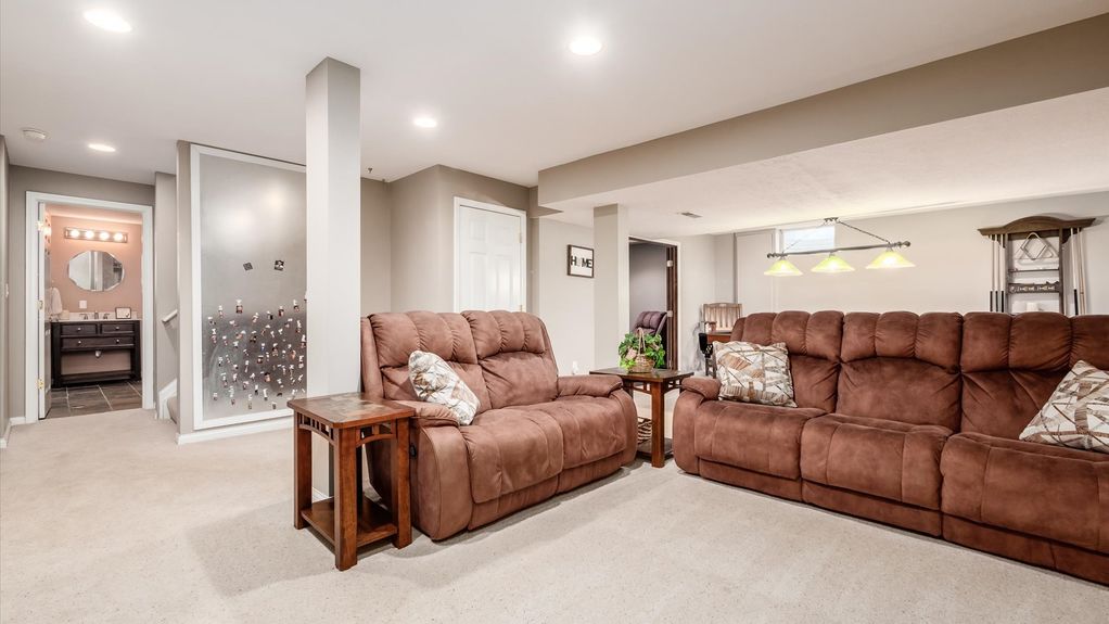 47-z 111 N Galway Dr166