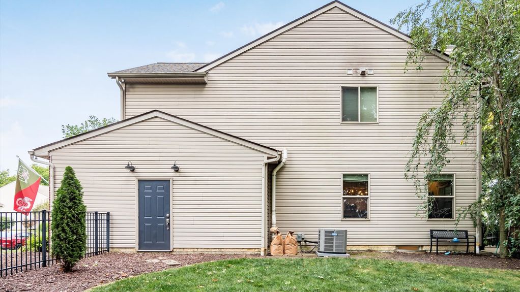 49-z 657 Norfolk Square S140