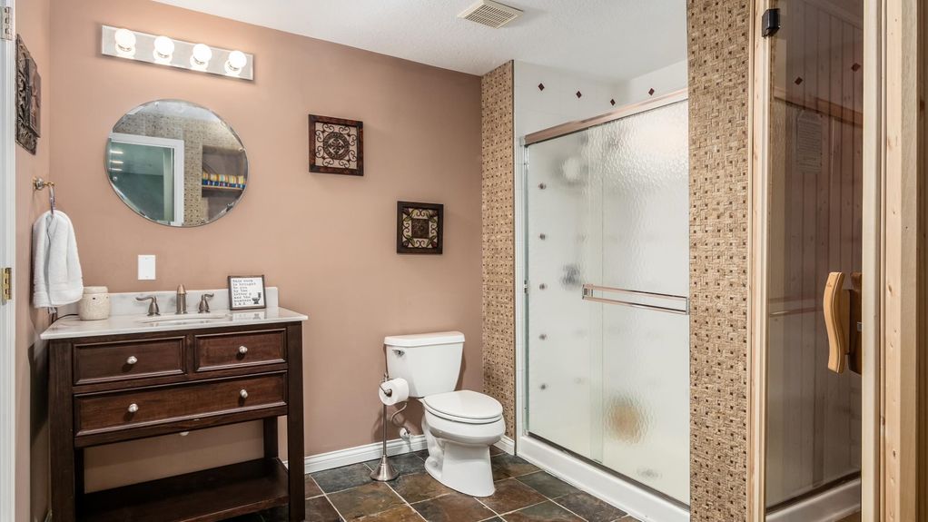 53-z 111 N Galway Dr184