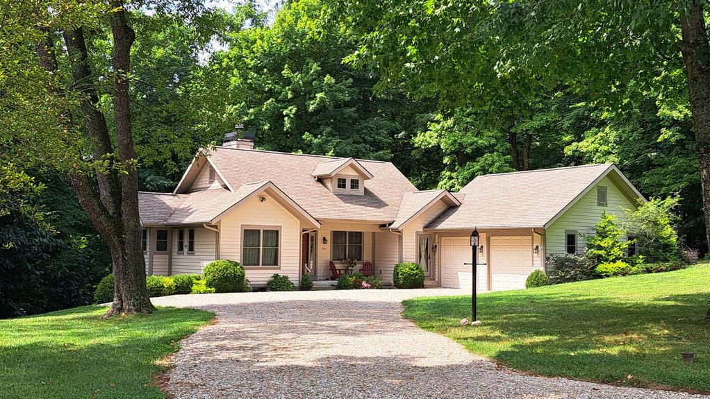 761 Burg St &#8211; Front Shot