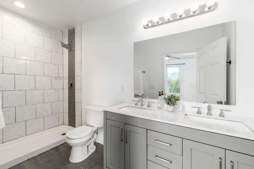 017_ St Columbus OH 43206 USA