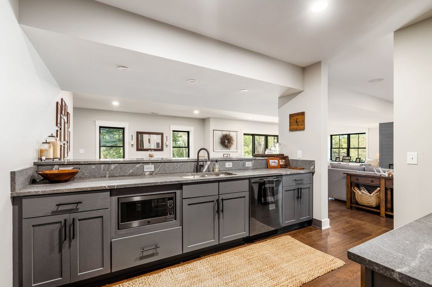 054_th Granville OH 43023 USA