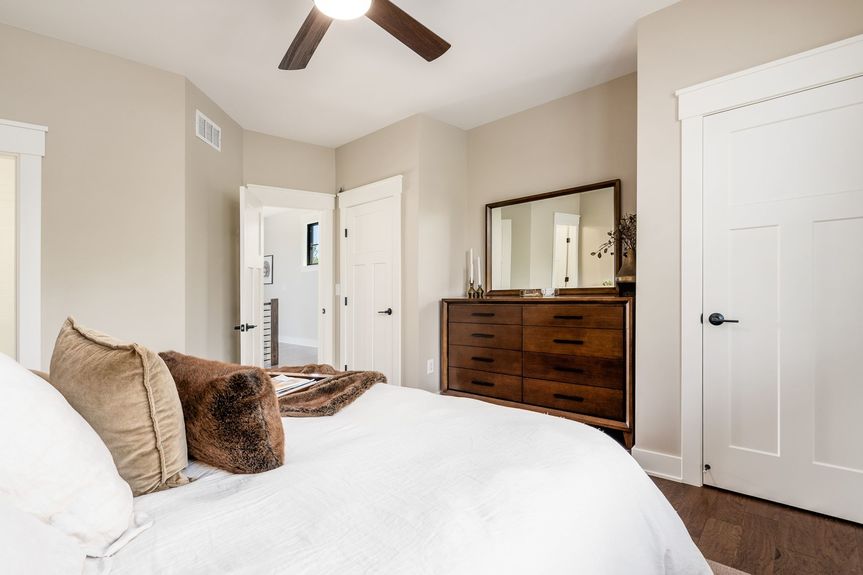 063_th Granville OH 43023 USA