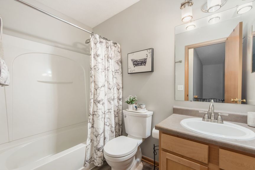 016_ Dr Galloway OH 43119 USA