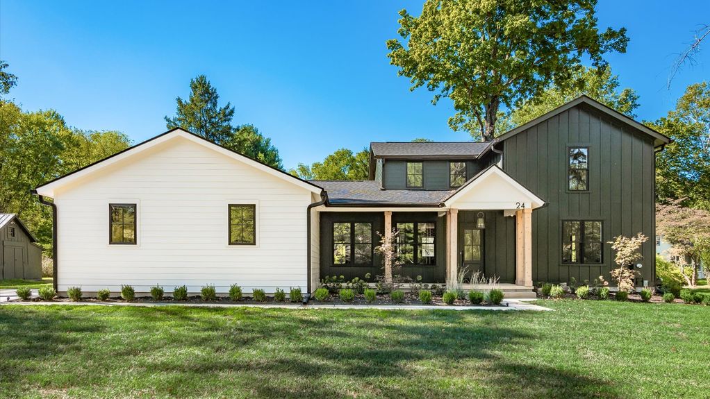 03-z 24 Vill Front Exterior003-2