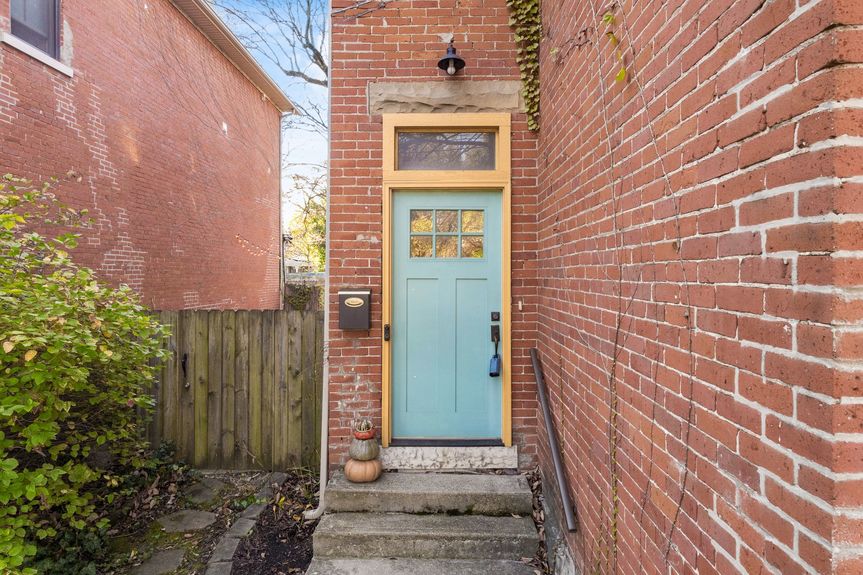 007_ St Columbus OH 43201 USA