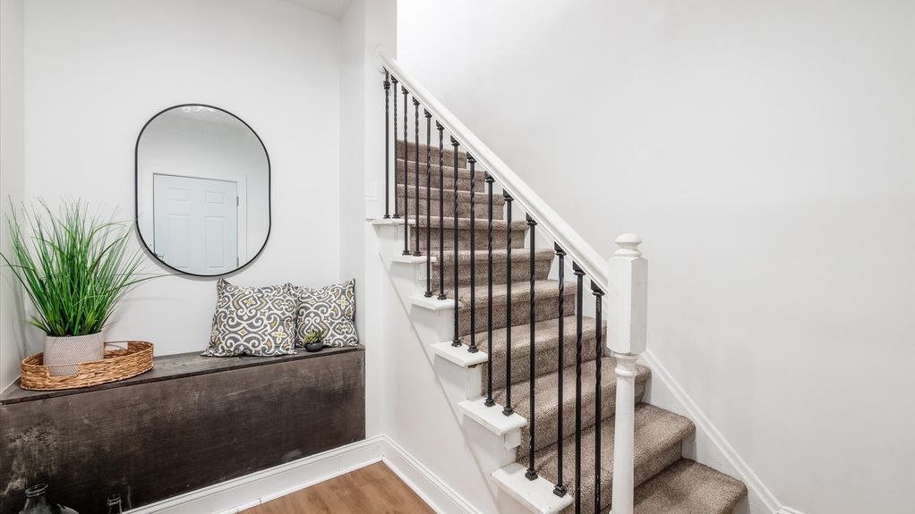 01-z 491 E Gates Interior001