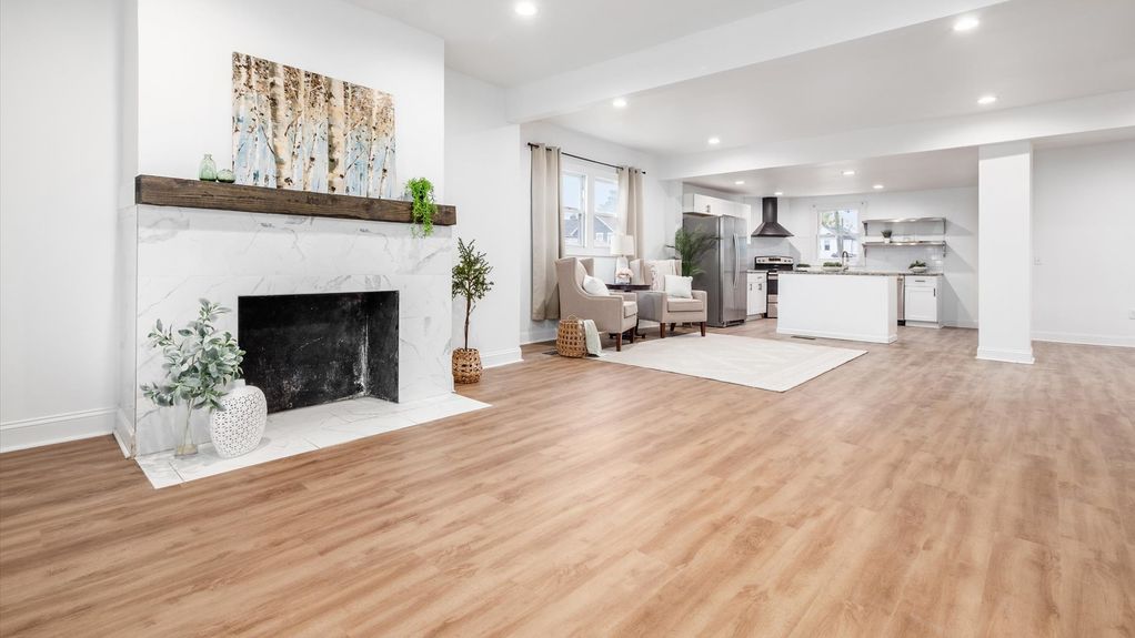 02-z 491 E Gates Interior003