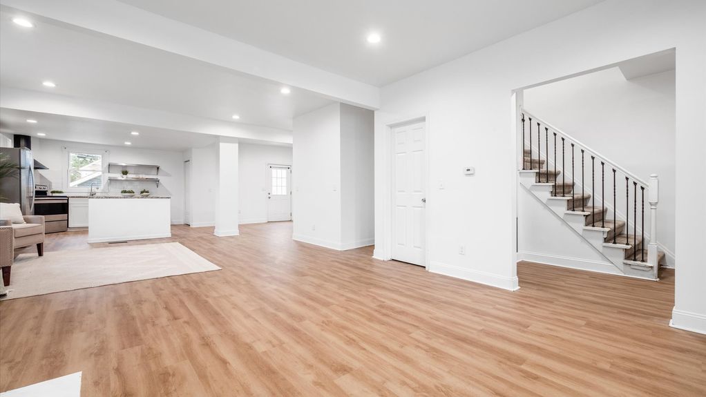 03-z 491 E Gates Interior007