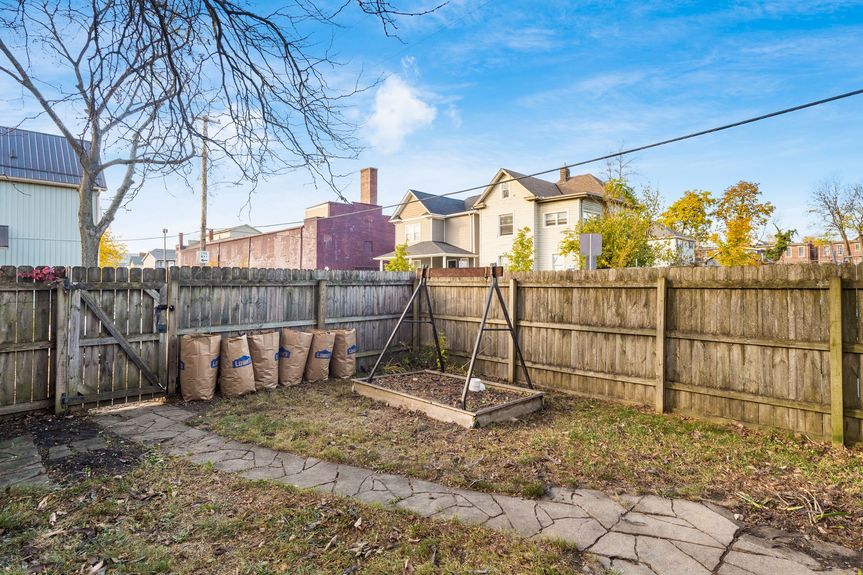 042_ St Columbus OH 43201 USA