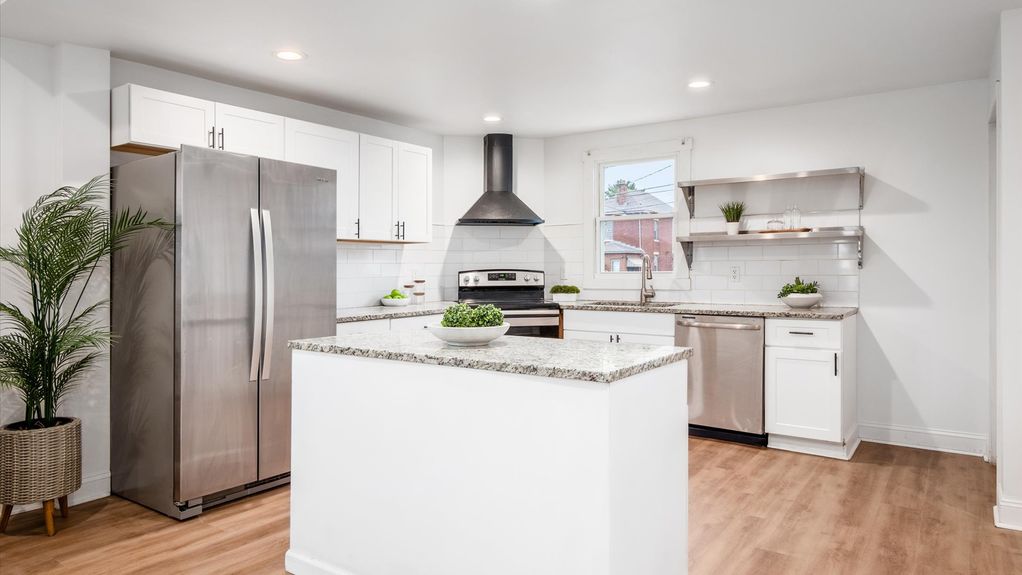 08-z 491 E Gates Interior027