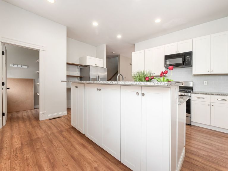 016_ St Columbus OH 43201 USA