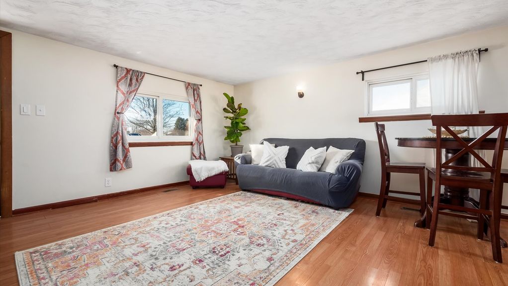 05-z 1168 Louada Dr003