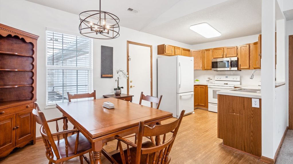 10-z 1377 Hillview023