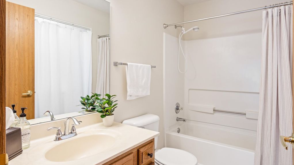 18-z 1377 Hillview063