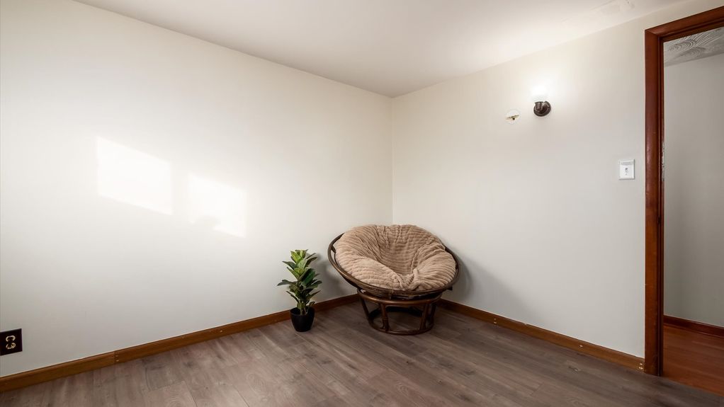 20-z 1168 Louada Dr037